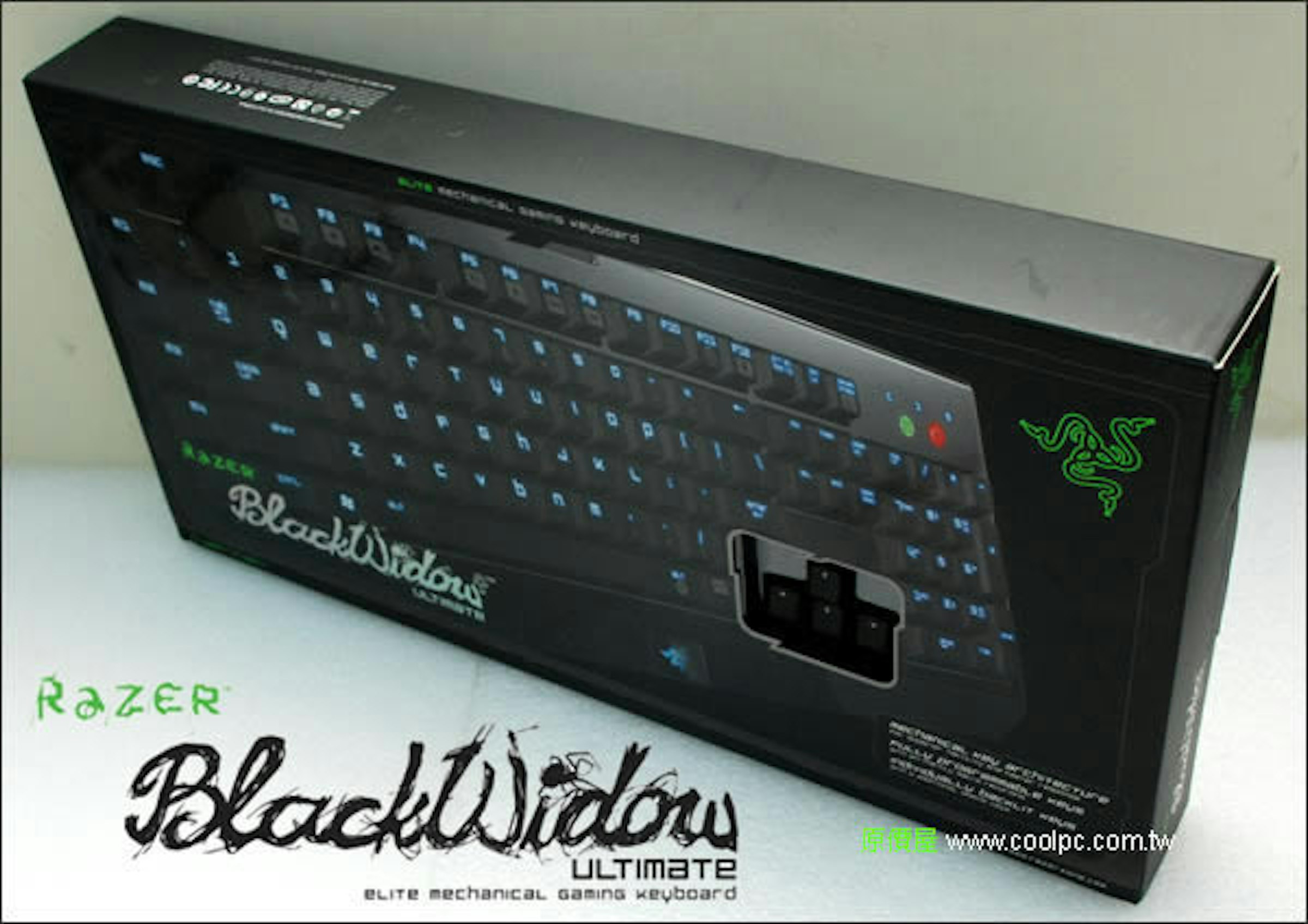 是Razer BlackWidow Ultimate黑寡婦蜘蛛開箱！這篇文章的首圖