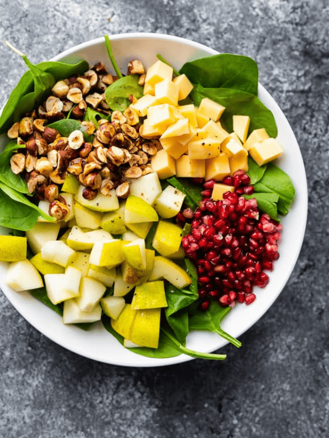 Spinach and pear salad