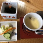 大松 - わかめ酢,お新香,茶碗蒸し