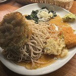 そばの神田東一屋 - もう酔っ払ってわからないが盛り方が芸術