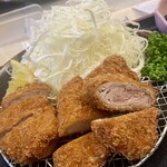 242373367 - 黒豚ヒレカツ定食2300円