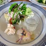 讃岐地人食堂旬菜 汐さぎ！ 庵 - 前菜。カリフラワーピクルスおいしー。