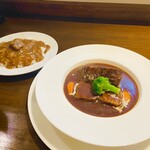 Sion - ビーフシチュー、ライスにカレートッピング。こんな、ぼくのかんがえたさいきょうのランチ、みたいな最強セットがデフォルトであります。最高過ぎるありがとうございます……！