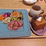 エレファンズカフェ＆バル - 