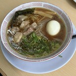 駅ラーメン 華 - 料理写真: