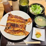 うなぎの松重 - うな丼（上）＋サラダ・肝の味噌汁セット