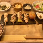 リバーカフェ - ”しお“焼き鳥5種の食べ比べ定食