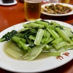 矢場味仙 - 青菜炒め（¥790税込）
      みんな必ずといっていいほど頼むんはこの青菜炒め。
      まーこれとコブクロありゃあどんだけでもビール飲んどれるわ♪ゞ(｡｡*)ﾉｳｯ!ヾ(*'ﾛ')ﾉ"ﾐｬｯ!