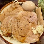 麺歩 バガボンド - 料理写真:特製つけ麺　(肩ロース)