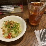 角燈亭 - パスタと別にミニサラダとアイスティーを付けました。