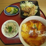 ととや - 日替わりのカニ玉丼