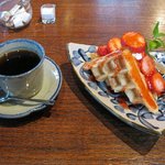 cafe bois - 料理写真:ワッフルセット（850円）