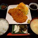 Oishi - ロースカツ定食　1