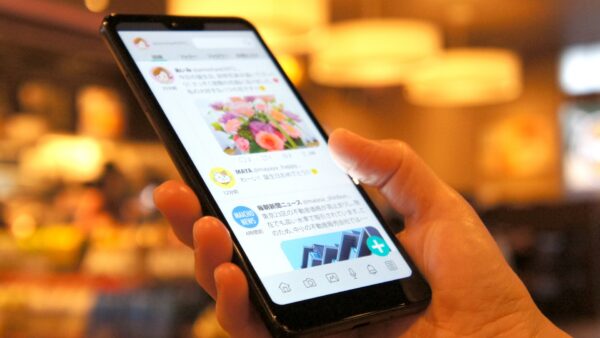 2025年のスマホ対決はGalaxy S25とiPhone 16に注目 性能とデザインで火花散る競争