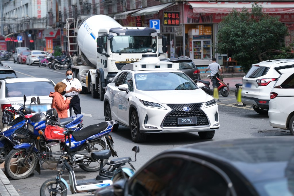 autonomous robotaxi, toyota lexus, pony.ai, guangzhou