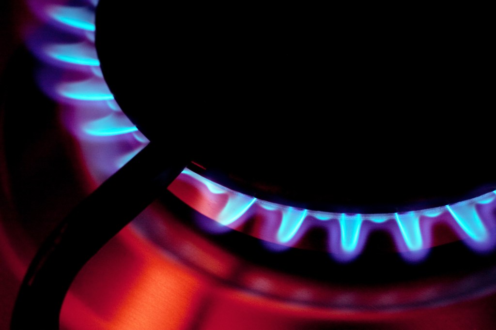 Climate benefits of killing gas stoves aren’t what you think, but the health benefits are