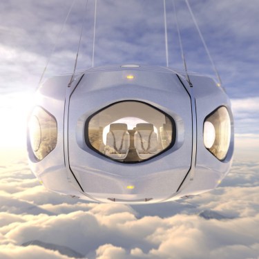 Capsule hanging below a stratospheric balloon