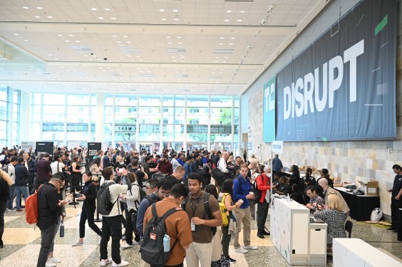 A crowd gathers at TechCrunch Disrupt 2023.