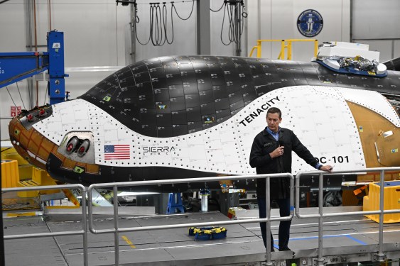 om Vice, CEO of Sierra Space, talks to hundreds of employees in front of the Dream Chaser