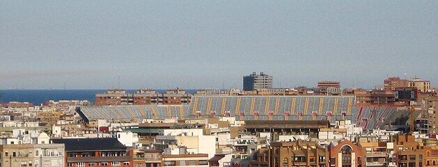 Vista de Mestalla amb la mar de fons