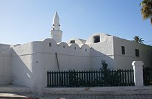 Vue arrière de la mosquée des Turcs à Houmt Souk avec son minaret de style turc.