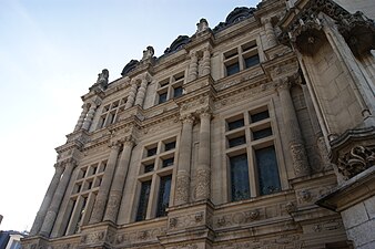 Détail de la partie Renaissance de l'hôtel de ville.