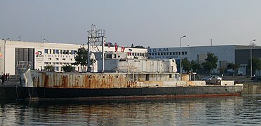 à Concarneau à quai devant les chantiers Piriou le 13 octobre 2007