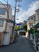 Haebangchon itaewon alley 3.jpg