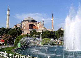 Uitsig op die Aya Sophia vanaf Sultanahmet-plein.