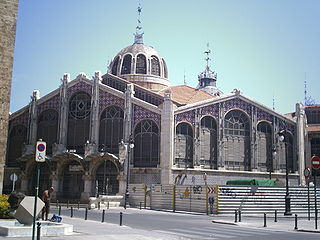 Vista del Mercat des de la plaça de la Ciutat de Bruges