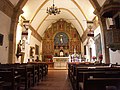 Intérieur de l'église et autel