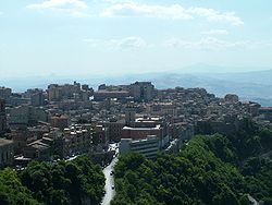 Il centro della città visto dal Castello di Lombardia