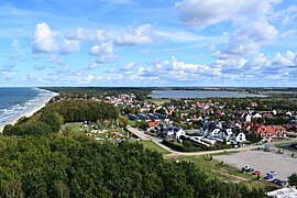 Niechorze zwischen Ostsee (links) und Liwia Łuża (rechts)