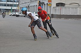 Patineur à Douala 09.jpg