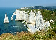 Falésias de calcário na Normandia, perto de Étretat.