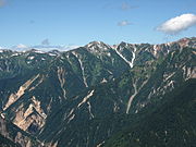 燕山荘横より望む鷲羽岳