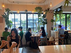 Itaewon cafe 1.jpg