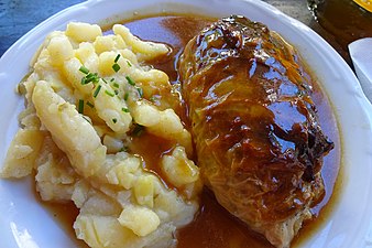 Krautwickel mit Kartoffelsalat