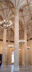 Interior de la Llotja de la seda.