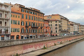 Buildings in Pisa 08.jpg