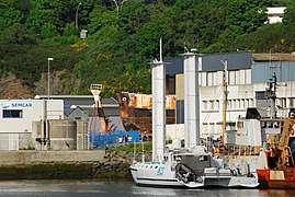 L'Alcyone à Concarneau et la Calypso (en arrière-plan) au début de sa rénovation