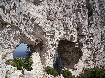 Rocher des Deux Trous (rocks and 2 holes) ...