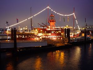 Feuerschiff im Hafen