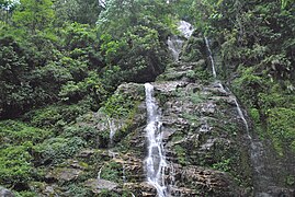 Cascade sur le Kanchenjunga.