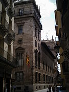 El Palau des de la Plaça de Manises II.