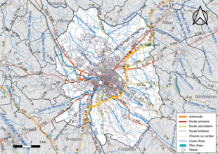 Carte en couleur présentant le réseau hydrographique de la commune