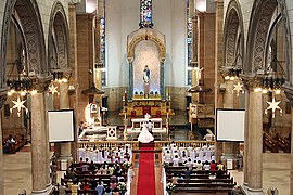 Typical wedding at the Manila Cathedral