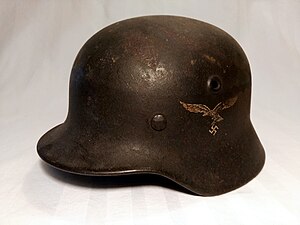 Tysk Stahlhelm m/1940 för Luftwaffes markstridsförband.