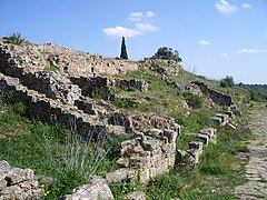 Shops along the path leading to the forum