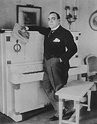 Enrico Caruso.jpeg